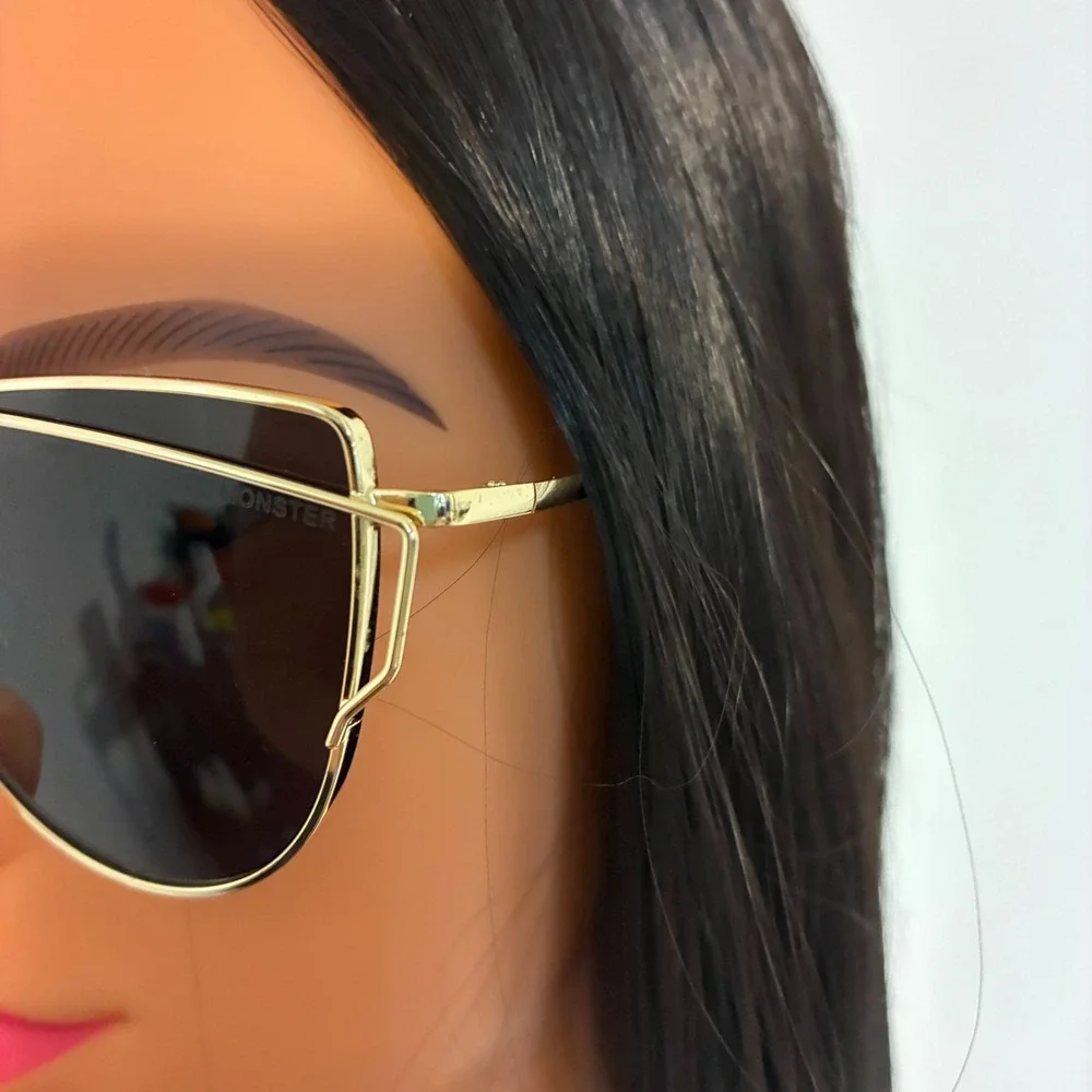 Gentle Monster Love Punch Mirrored Cat Eye Sunglasses Gold Tone Wire Frame Italy